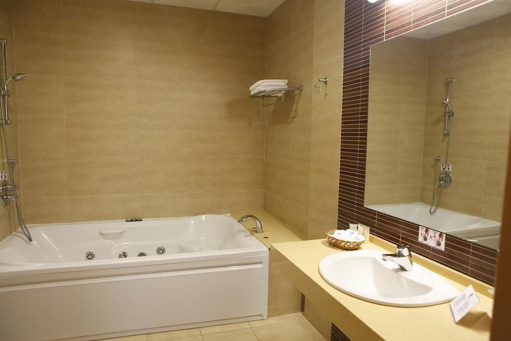 Hotel Adiafa Barbate Bagian luar foto